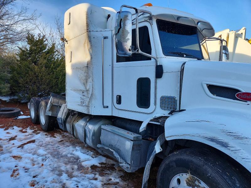 2009 Peterbilt 389 Semi Truck