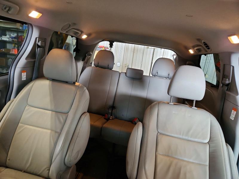 2016 Toyota Sienna xle 7 Passenger