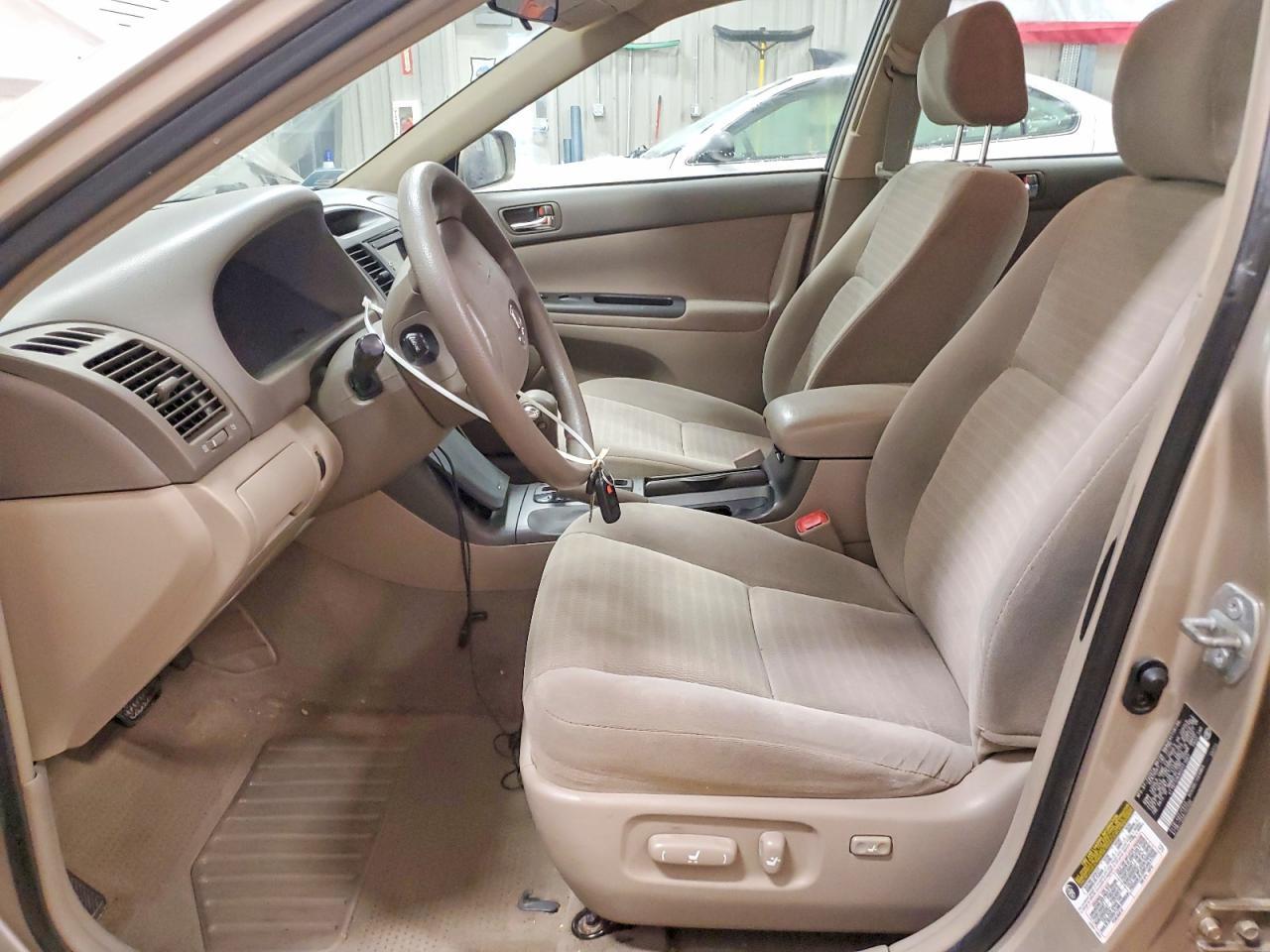 2005 Toyota Camry le