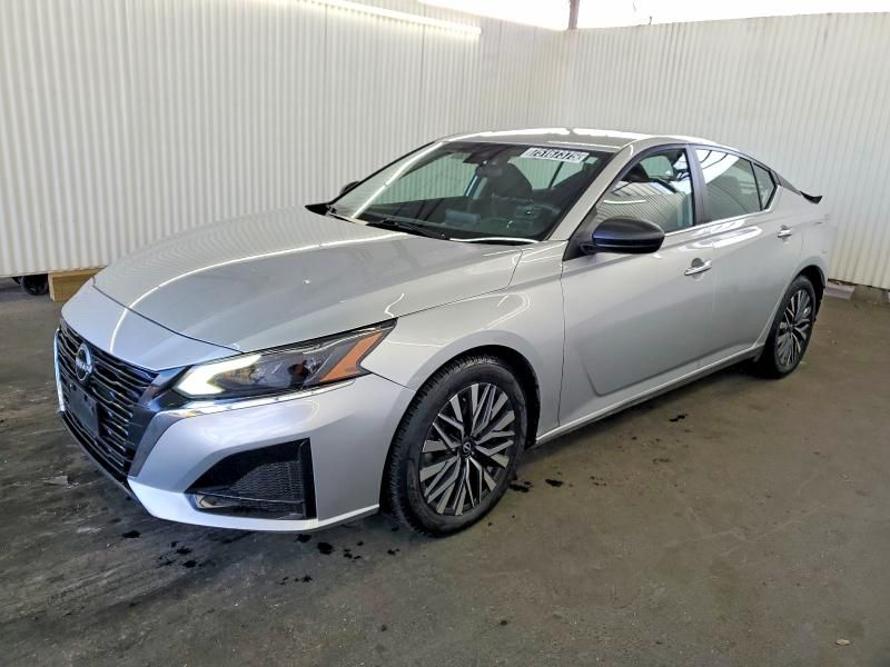2024 Nissan Altima sv