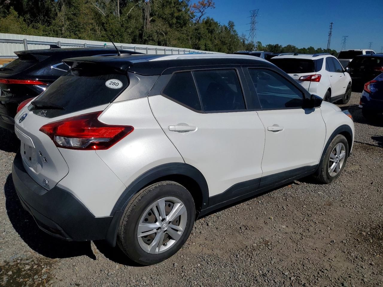 2019 Nissan Kicks s