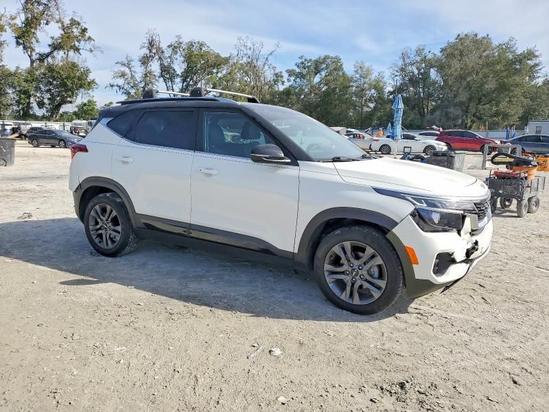 2023 KIA Seltos s