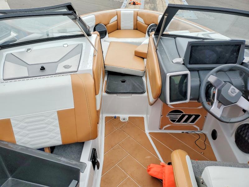 2023 Malibu Wakesetter Boat