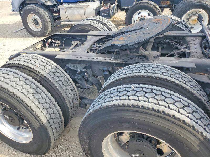 2020 Peterbilt 579 Semi Truck