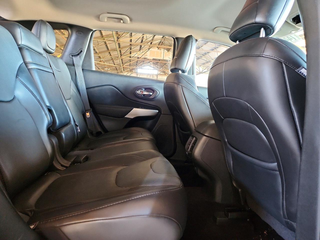 2018 Jeep Cherokee Overland