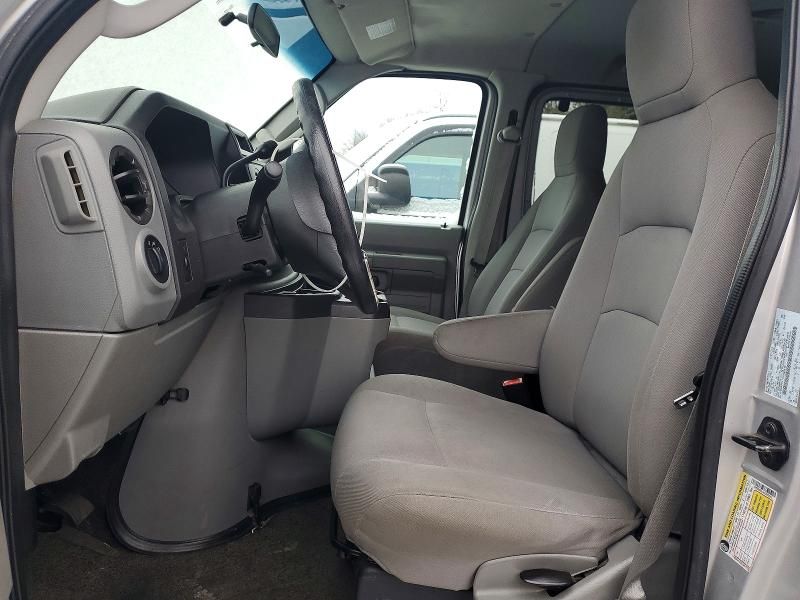 2010 Ford Econoline E350 Super Duty Wagon