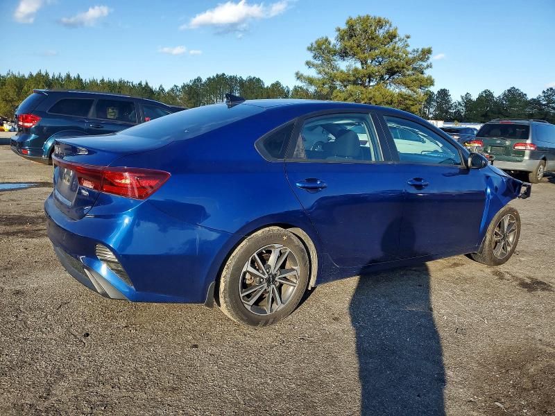 2023 KIA Forte lx