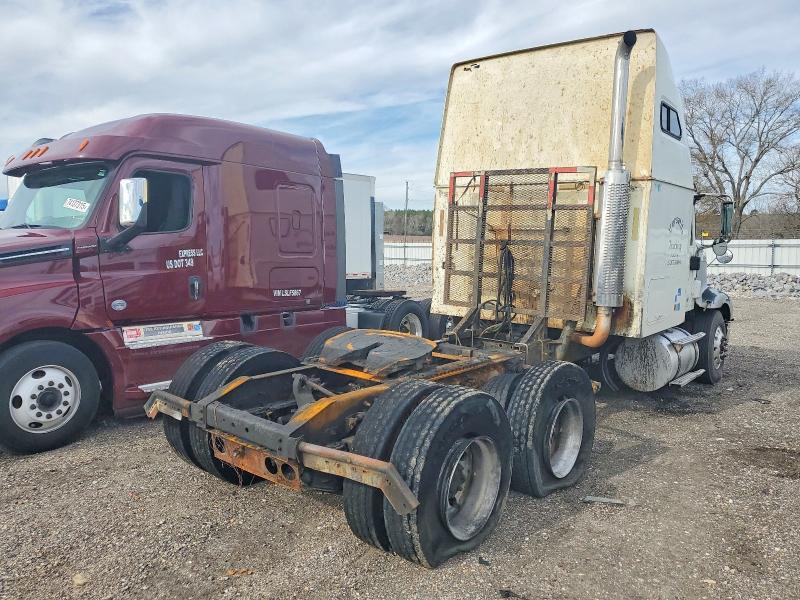 2006 International 2000 International 9400I Semi Truck
