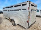 2010 Cm Trailer 2010 CM Horse Trailer