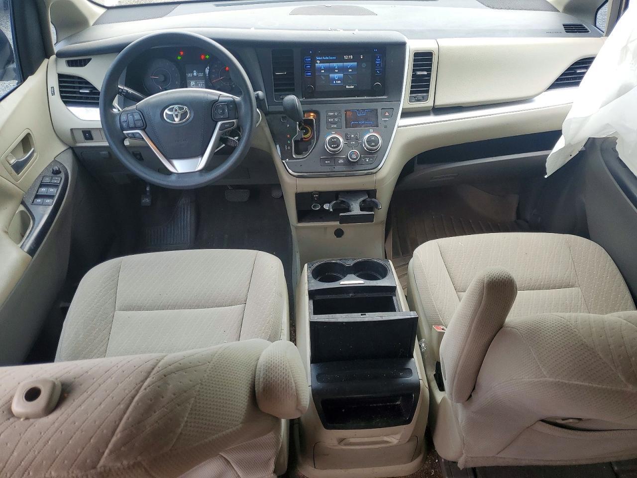 2017 Toyota Sienna le