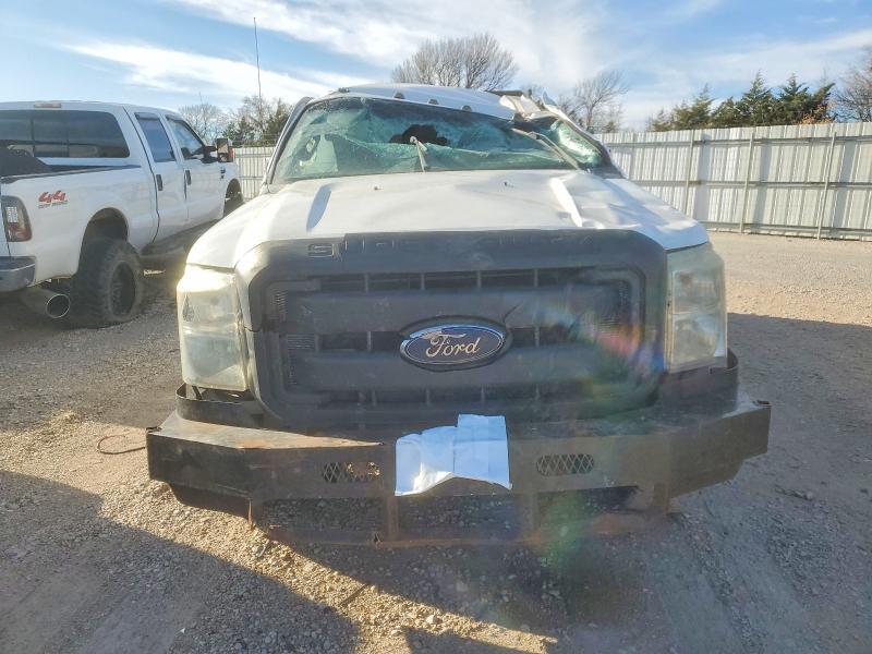 2014 Ford F350 Super Duty Flatbed Truck
