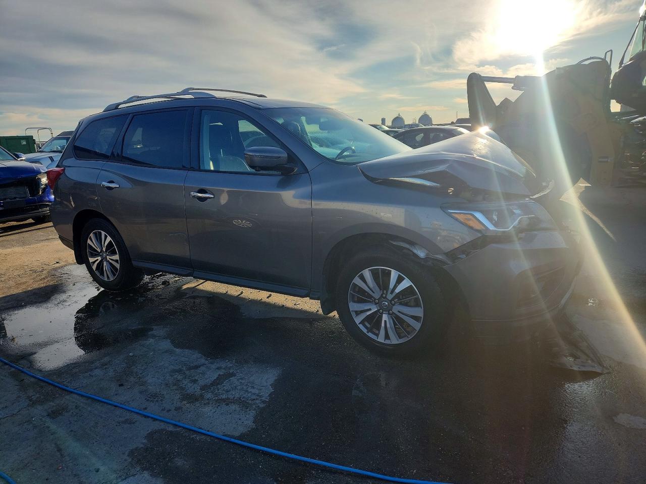 2017 Nissan Pathfinder s