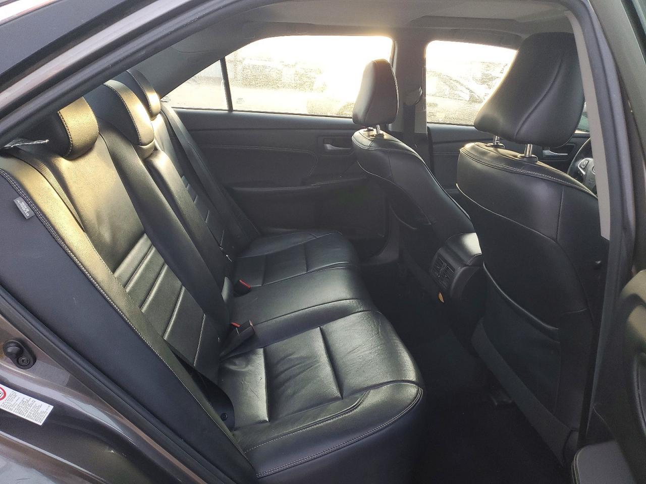 2015 Toyota Camry Hybrid