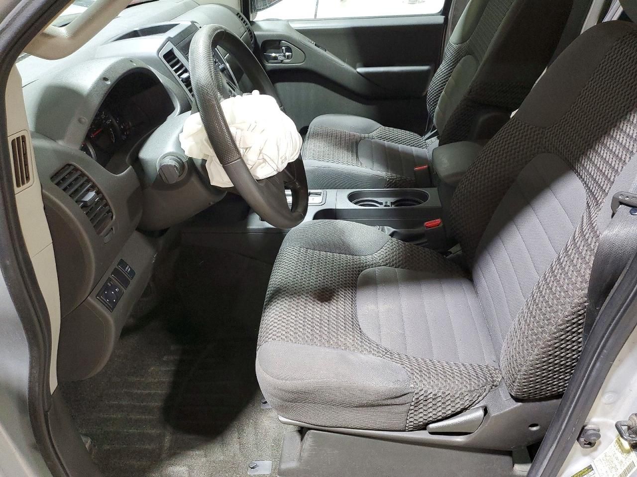 2012 Nissan Frontier sv