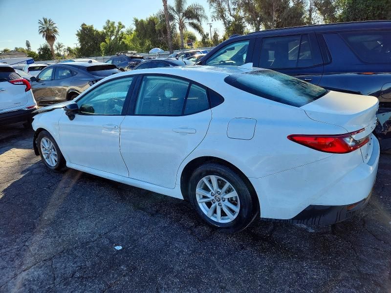 2025 Toyota Camry le