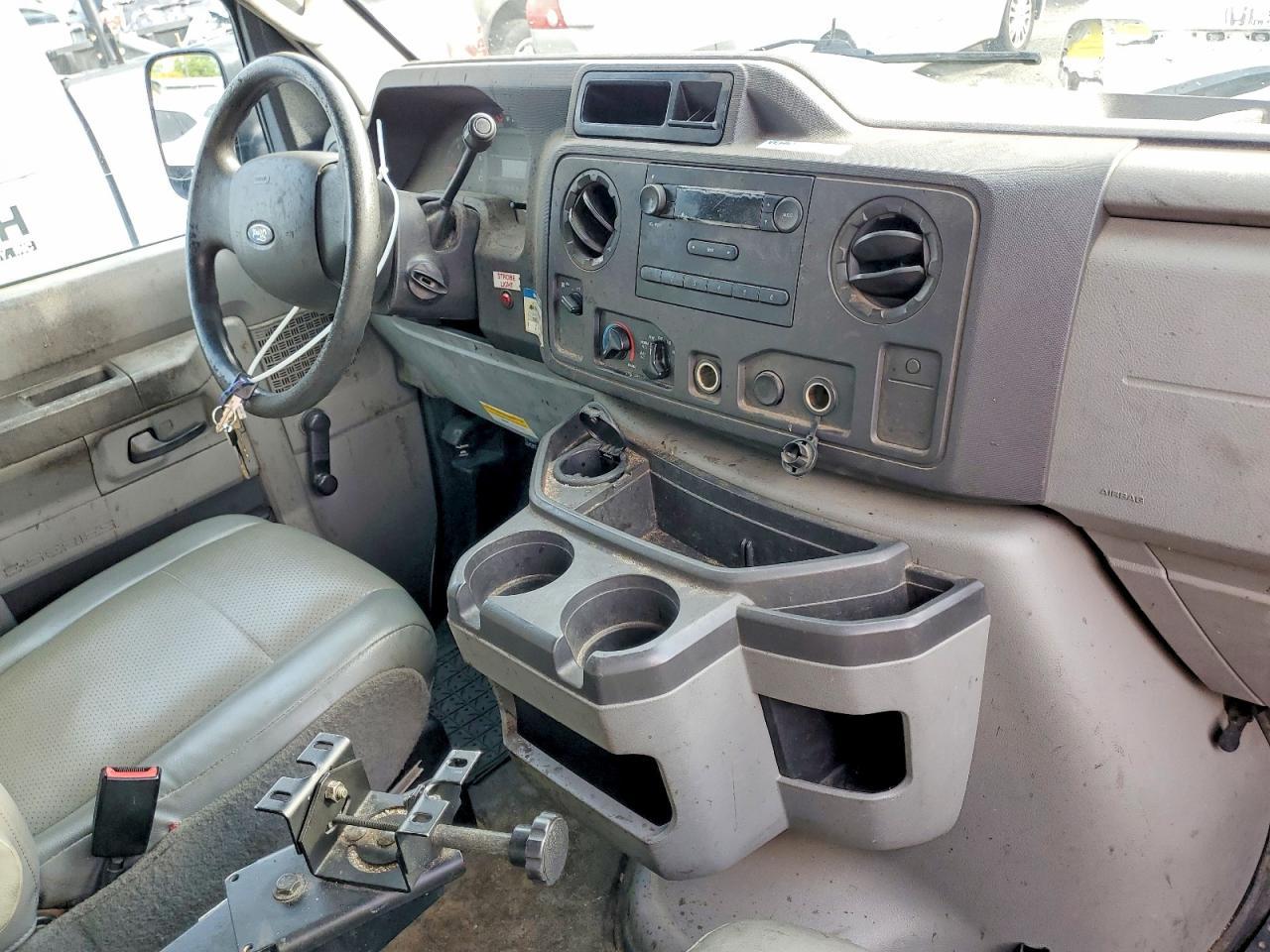 2010 Ford E250 Utility / Service Van