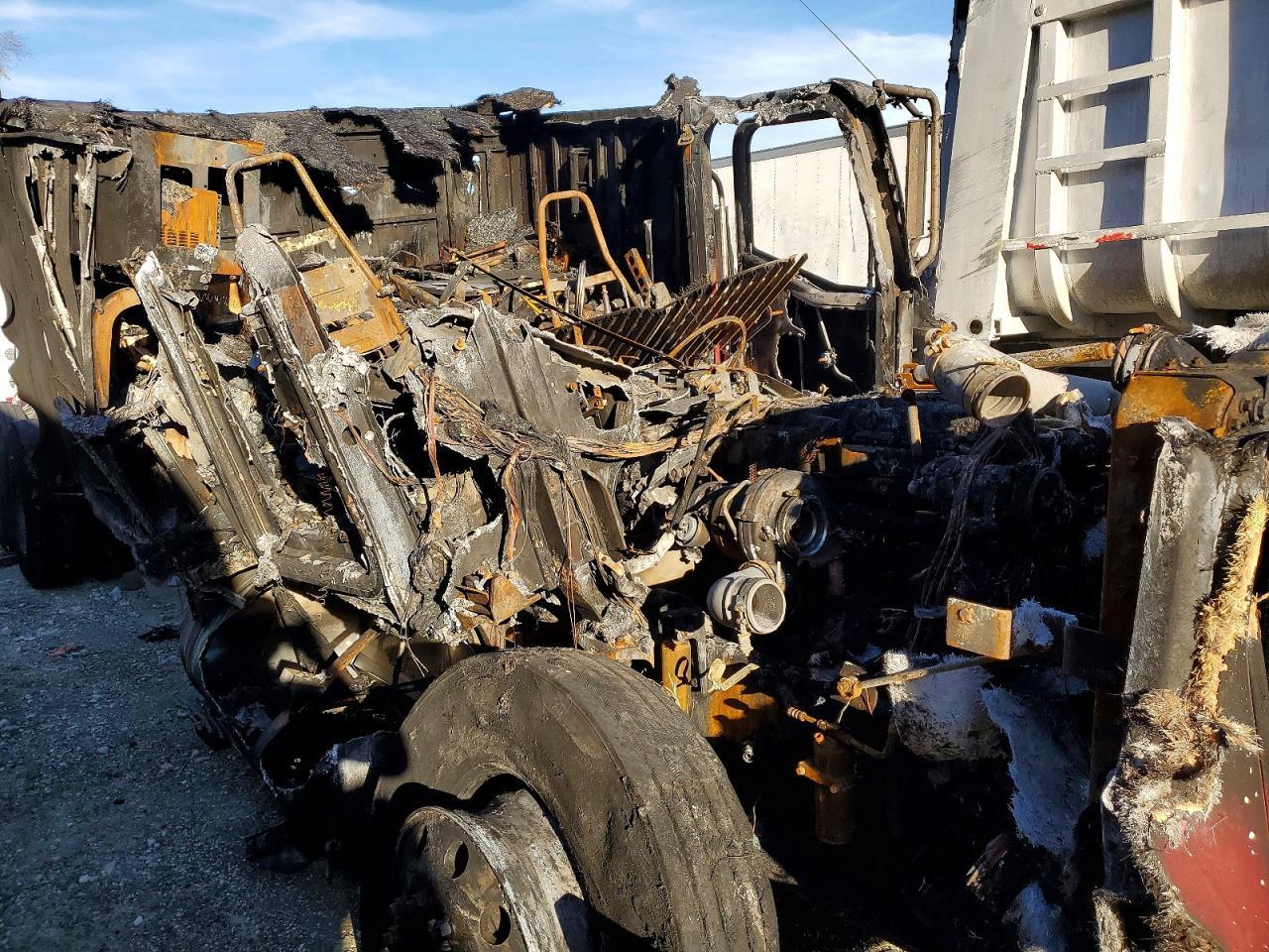2006 International 9200 Semi Truck