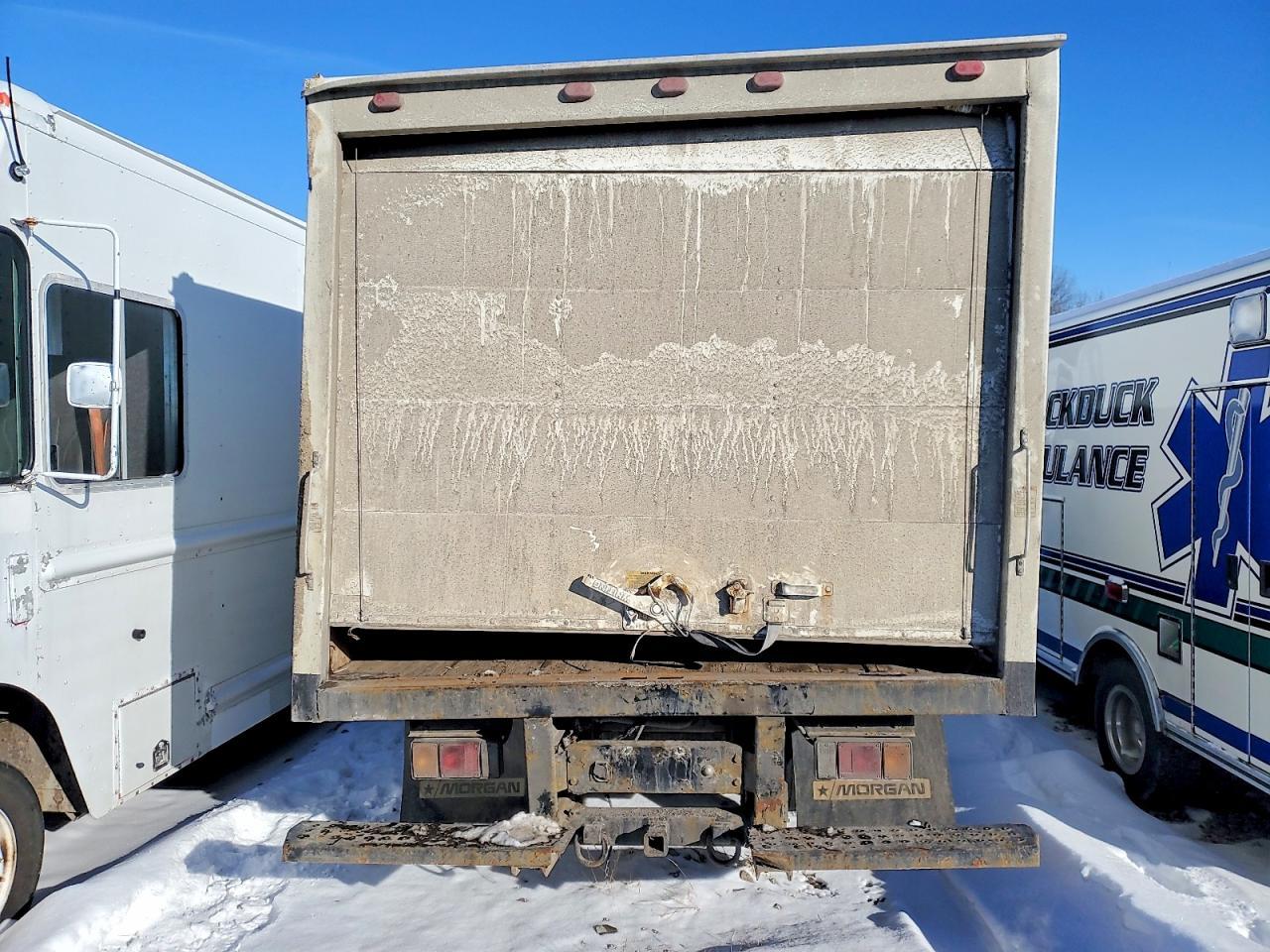 2011 Isuzu NPR HD BOX Truck