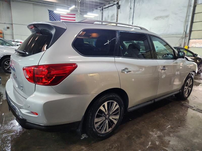 2017 Nissan Pathfinder sl