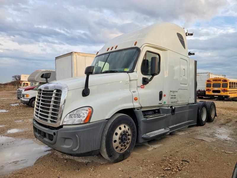 2014 Freightliner Cascadia Semi Truck