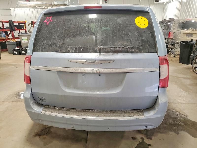 2013 Chrysler Town & Country Touring l