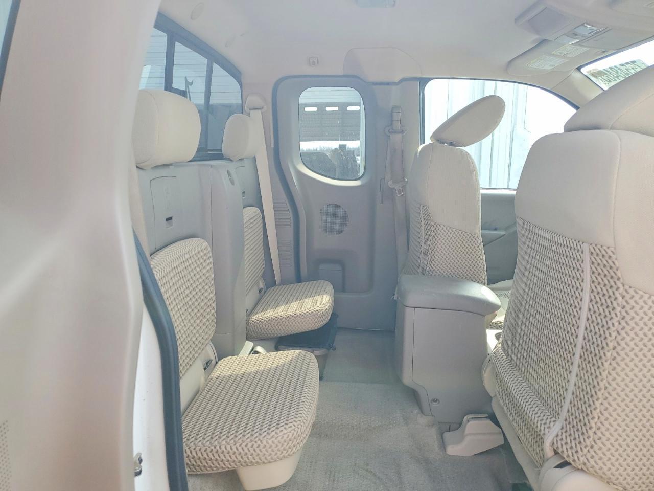 2017 Nissan Frontier s