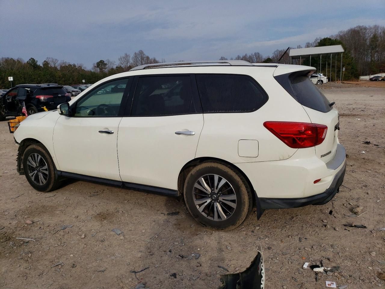2017 Nissan Pathfinder s