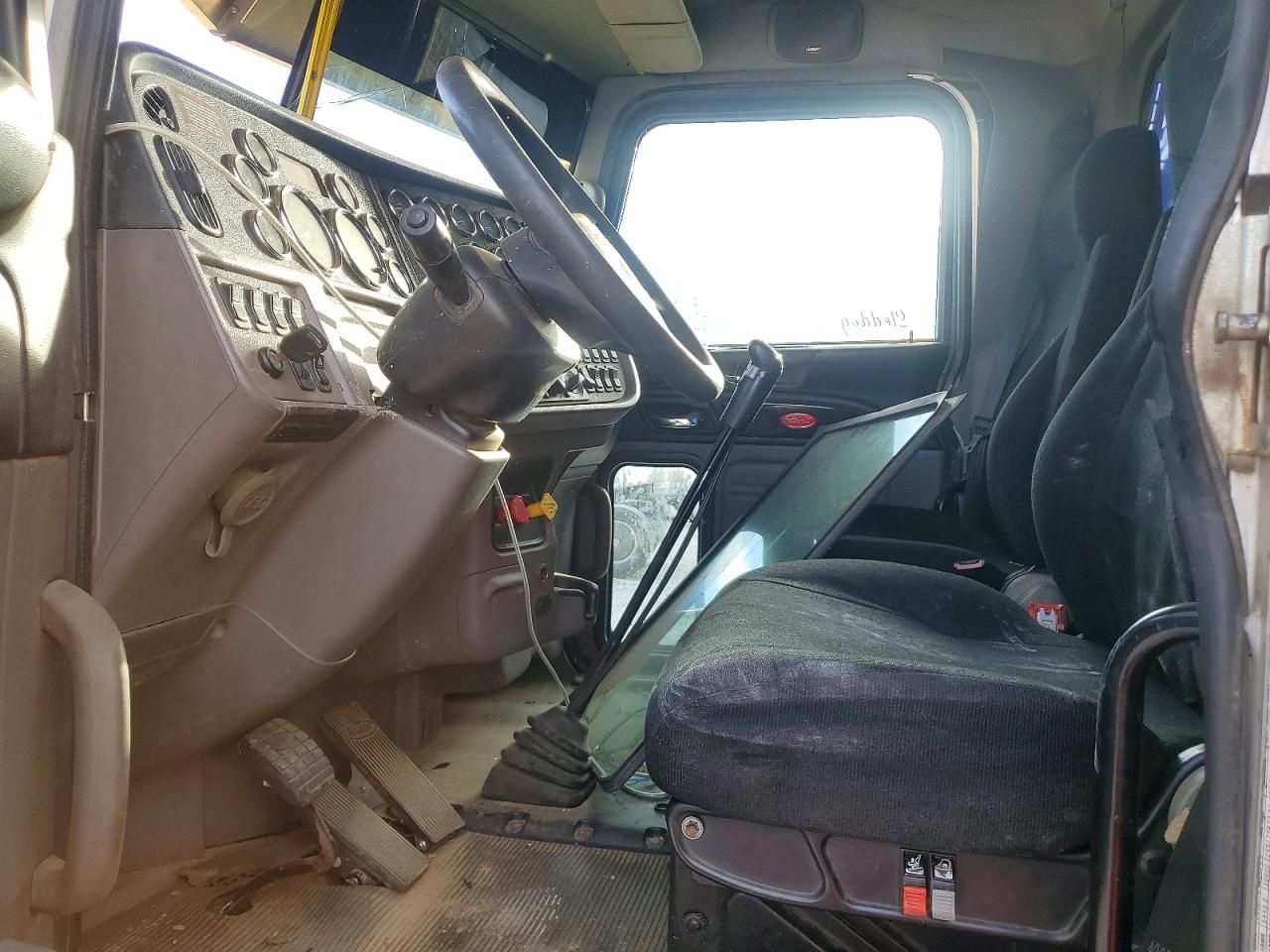 2018 Peterbilt Tractor 2018 Peterbilt 389 Truck Cab AND Chassis