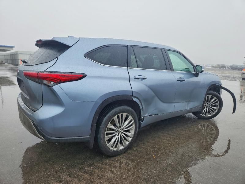 2022 Toyota Highlander Platinum