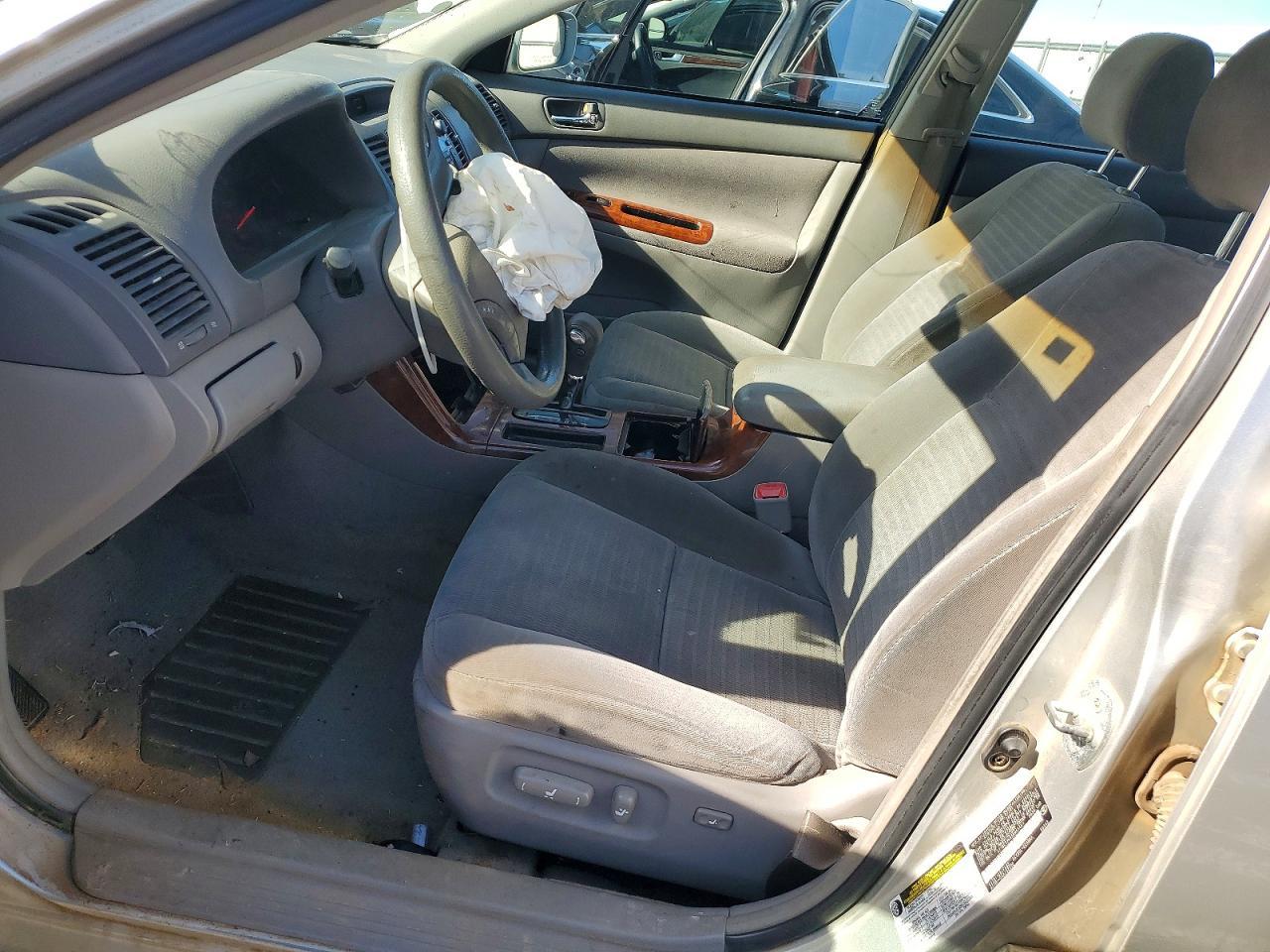 2005 Toyota Camry le