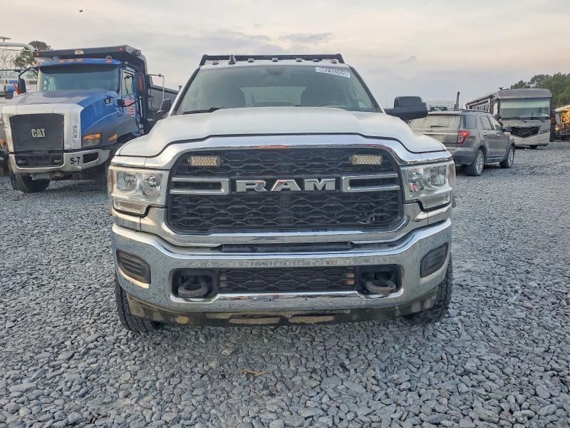 2019 Dodge RAM 5500 Flatbed Truck