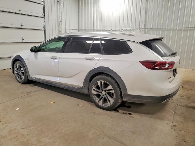 2018 Buick Regal Tourx Essence