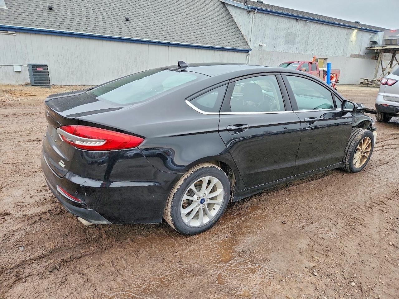 2020 Ford Fusion se