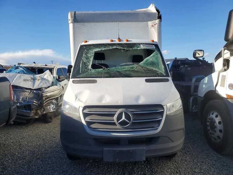 2019 Mercedes-Benz 2019 Mercedes Benz Sprinter 3-box Truck