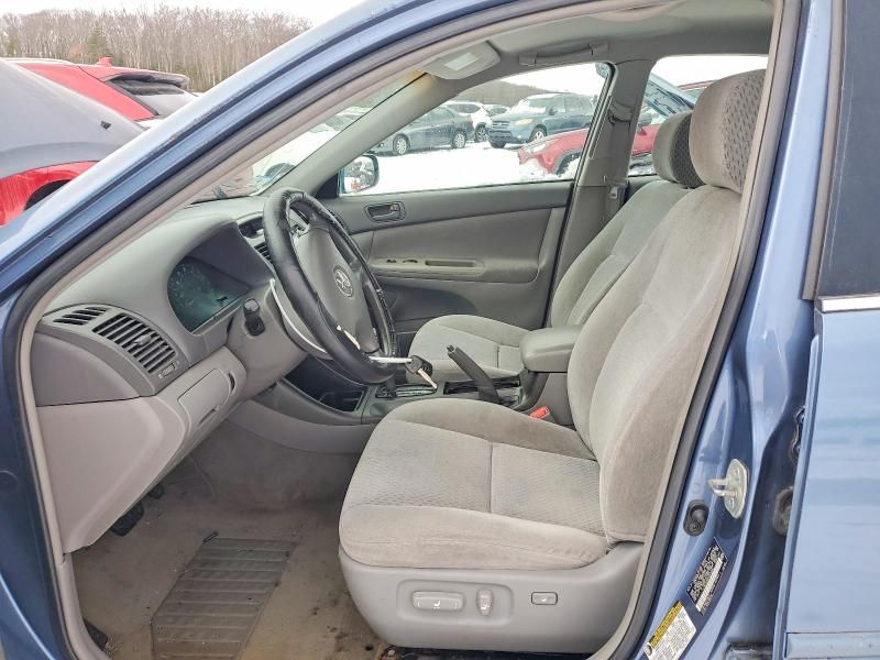 2004 Toyota Camry le