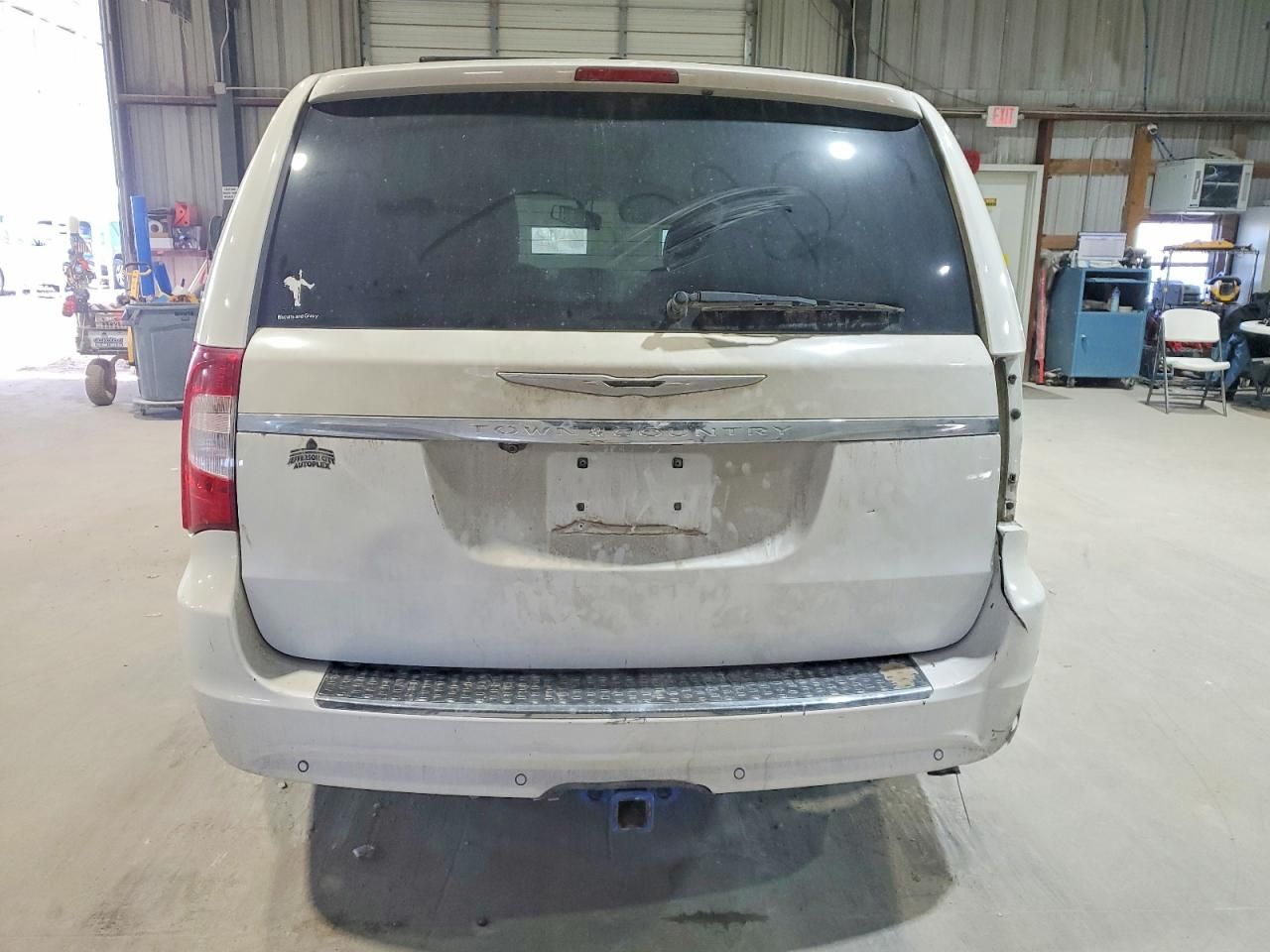 2013 Chrysler Town & Country Touring l