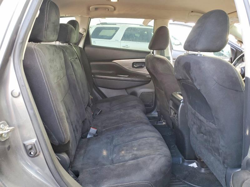 2016 Nissan Murano s