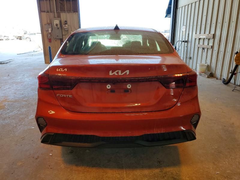 2024 KIA Forte lx
