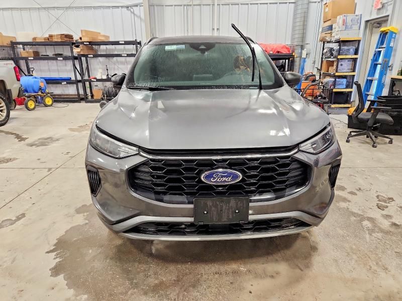 2024 Ford Escape st Line