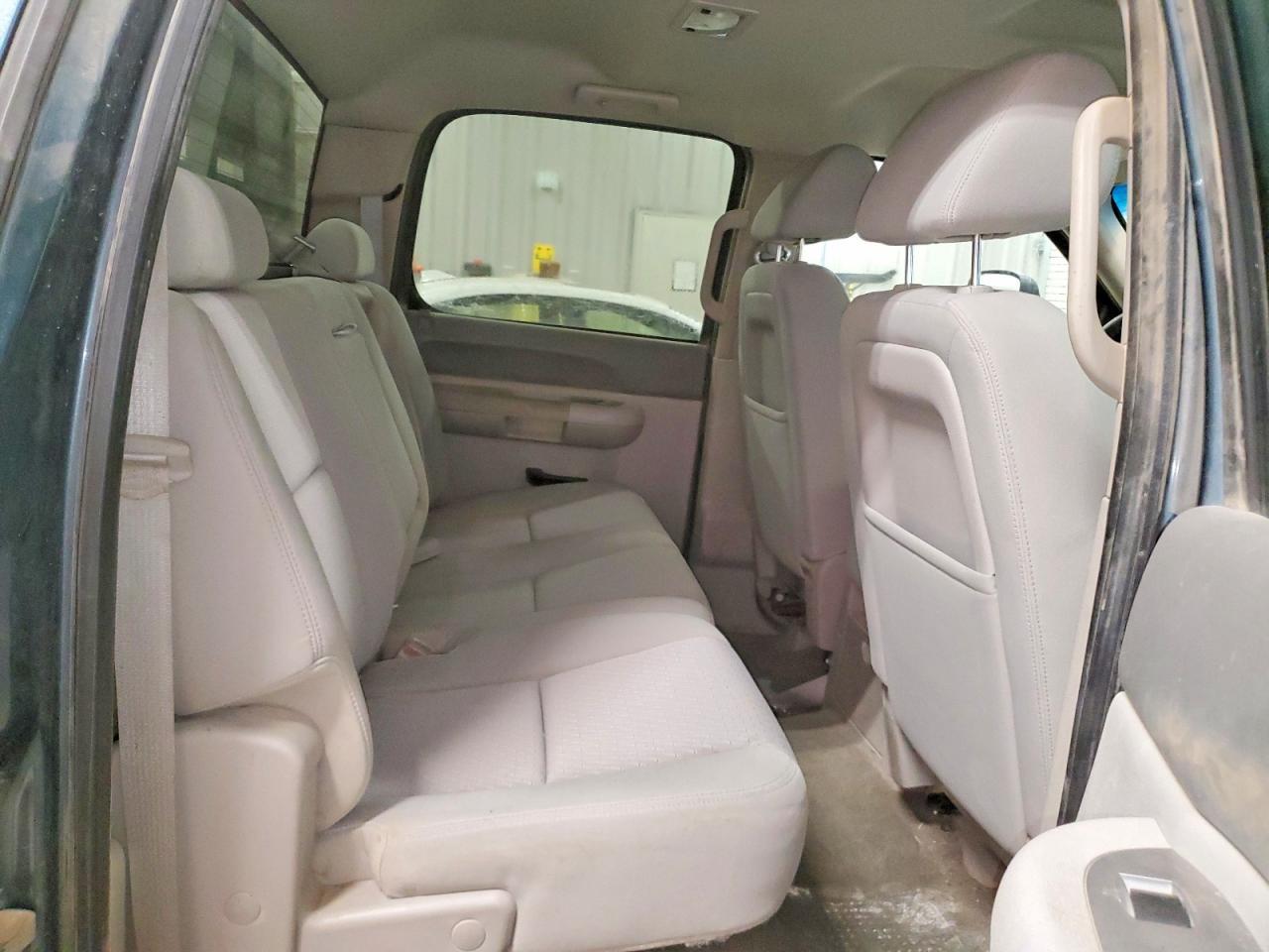 2012 GMC Sierra 2500 Flatbed Truck