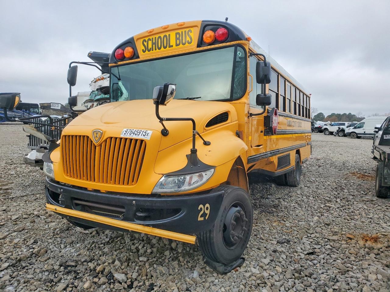 2022 Ic Corporation 3000 *SCHO-Semi Truck