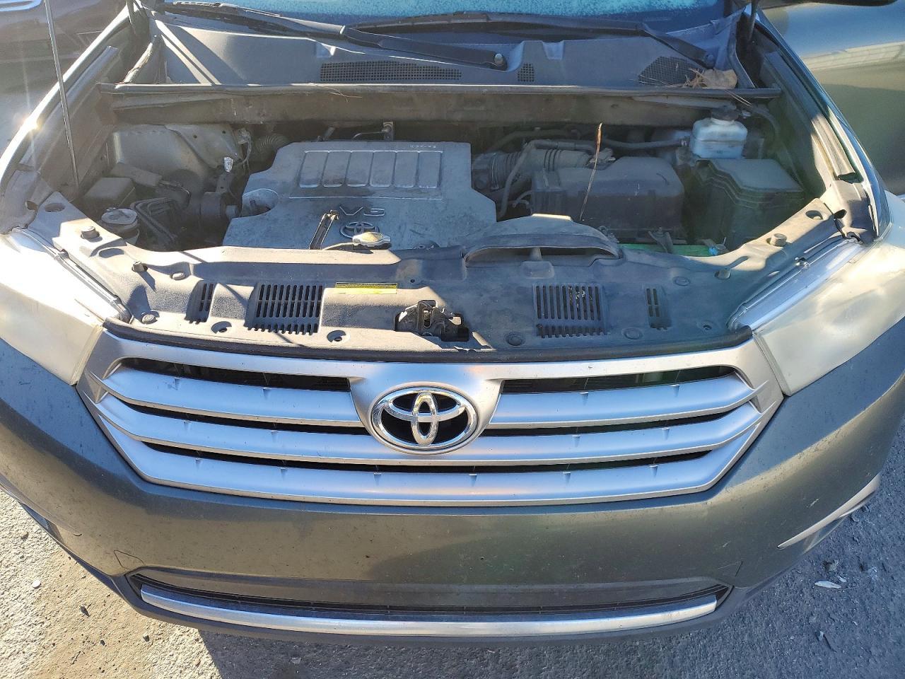 2013 Toyota Highlander Base
