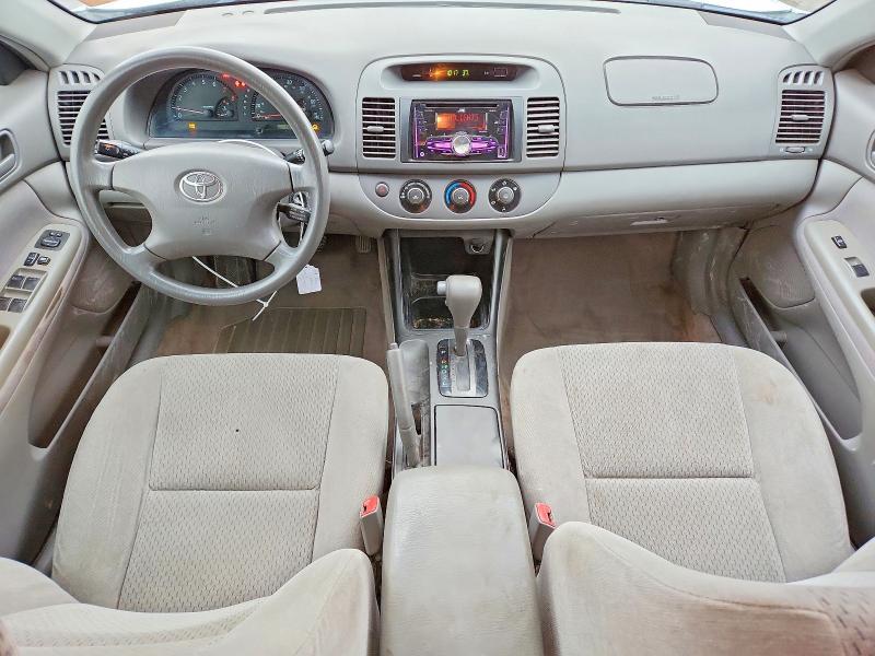 2004 Toyota Camry le