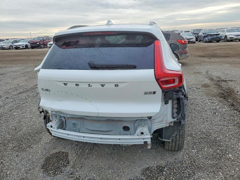 2024 Volvo Xc40 Core