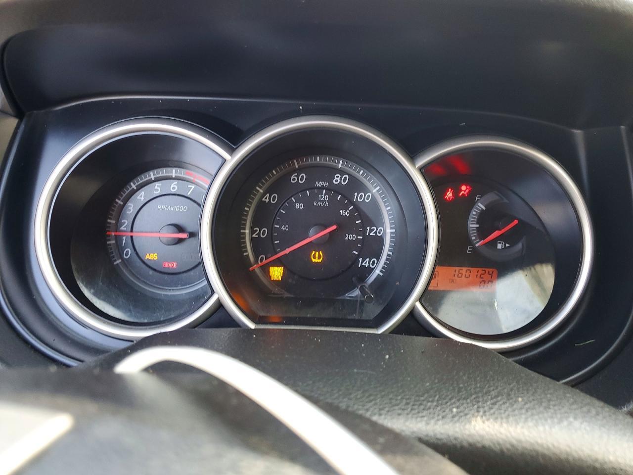 2011 Nissan Versa s