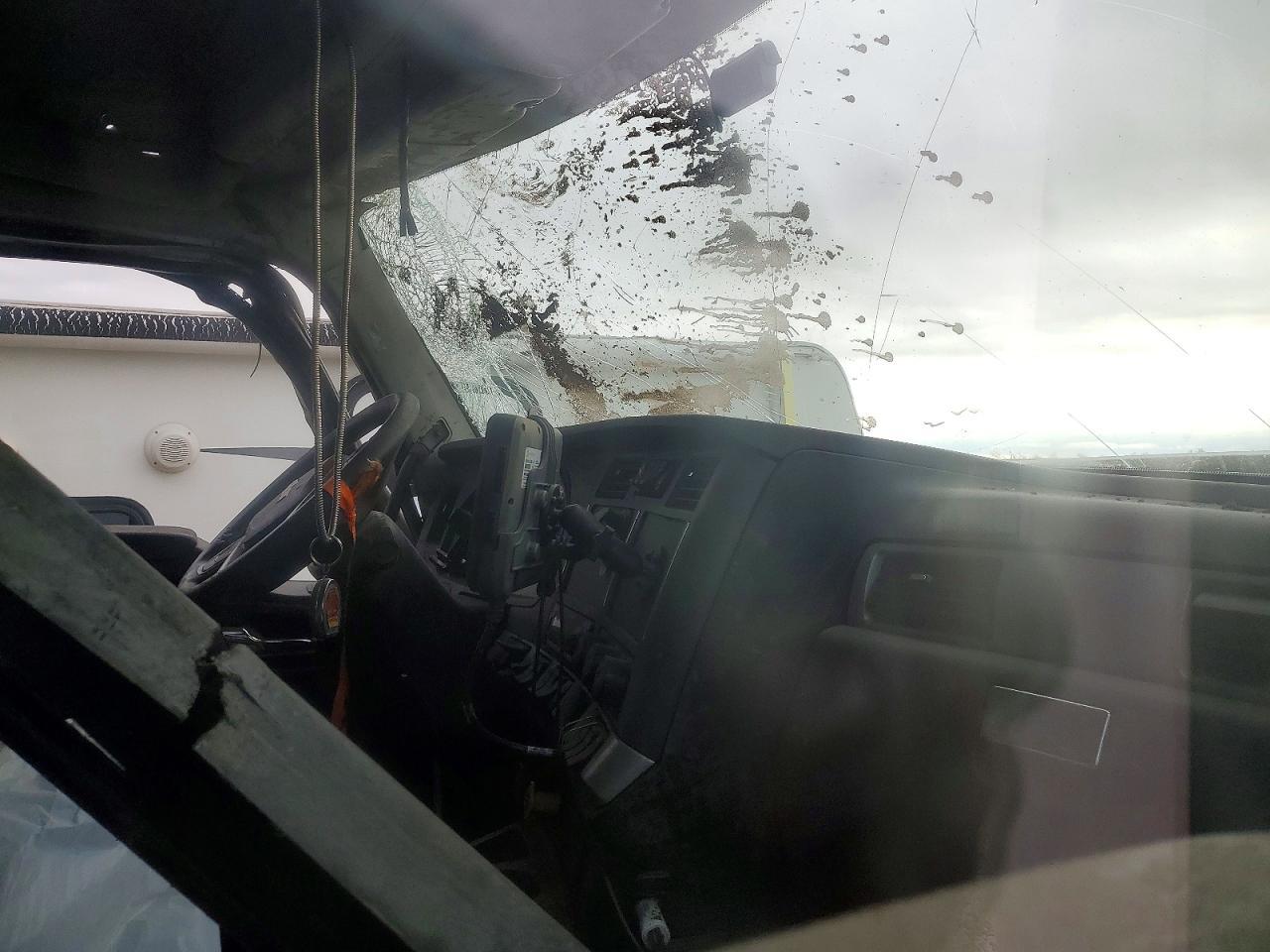 2023 Kenworth T680 Semi Truck