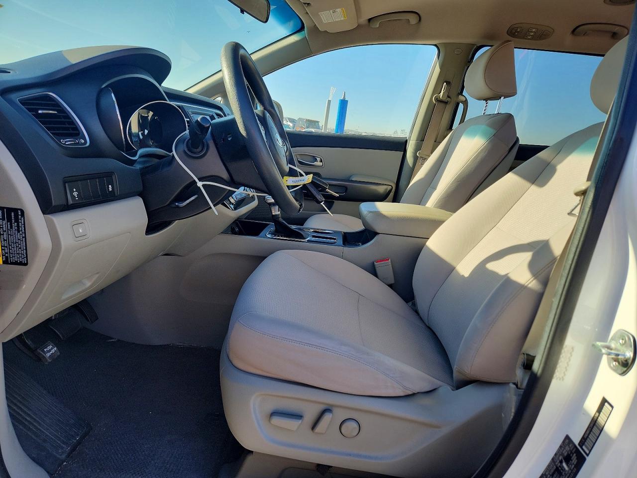 2019 KIA Sedona lx