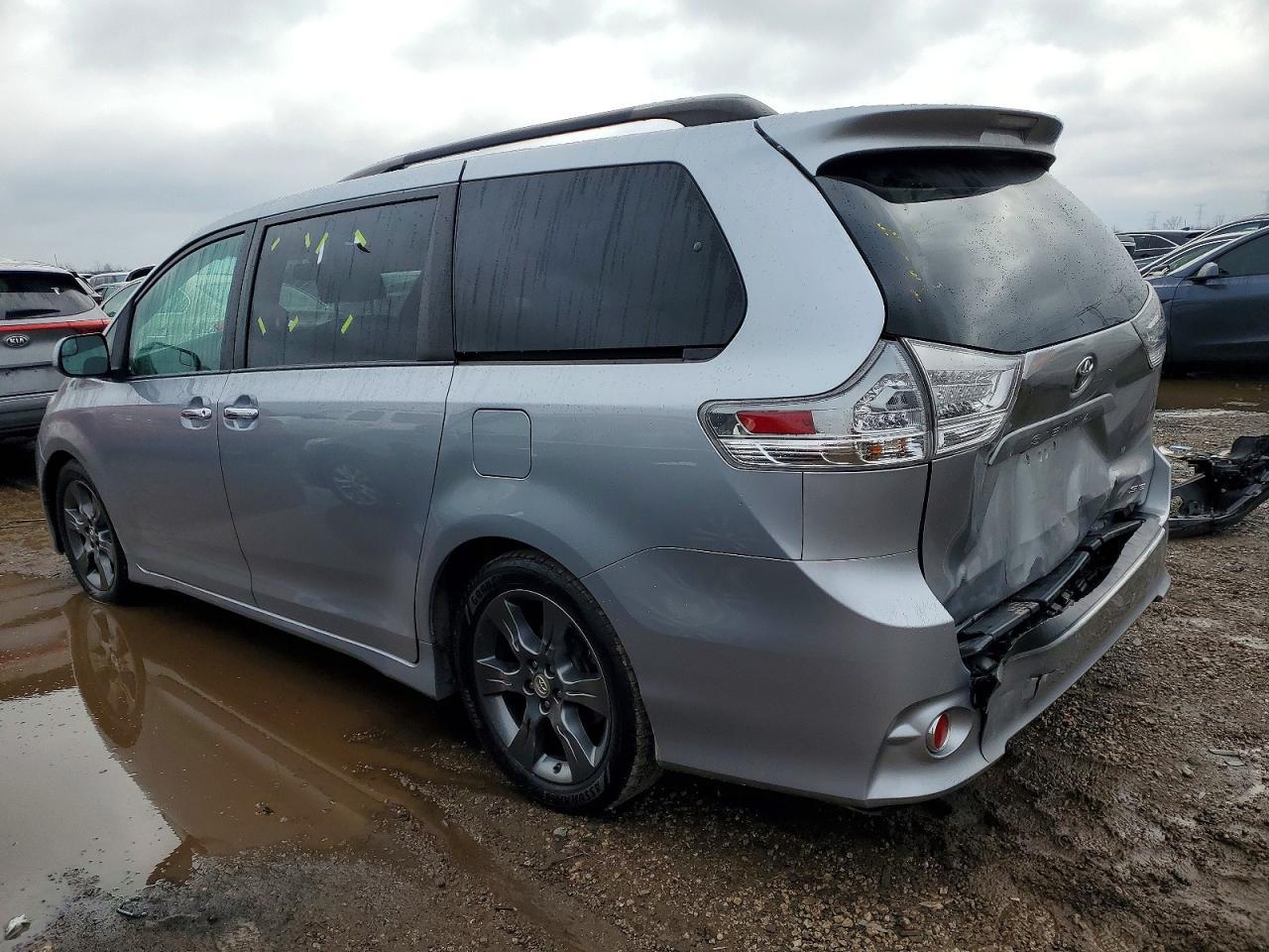 2016 Toyota Sienna se