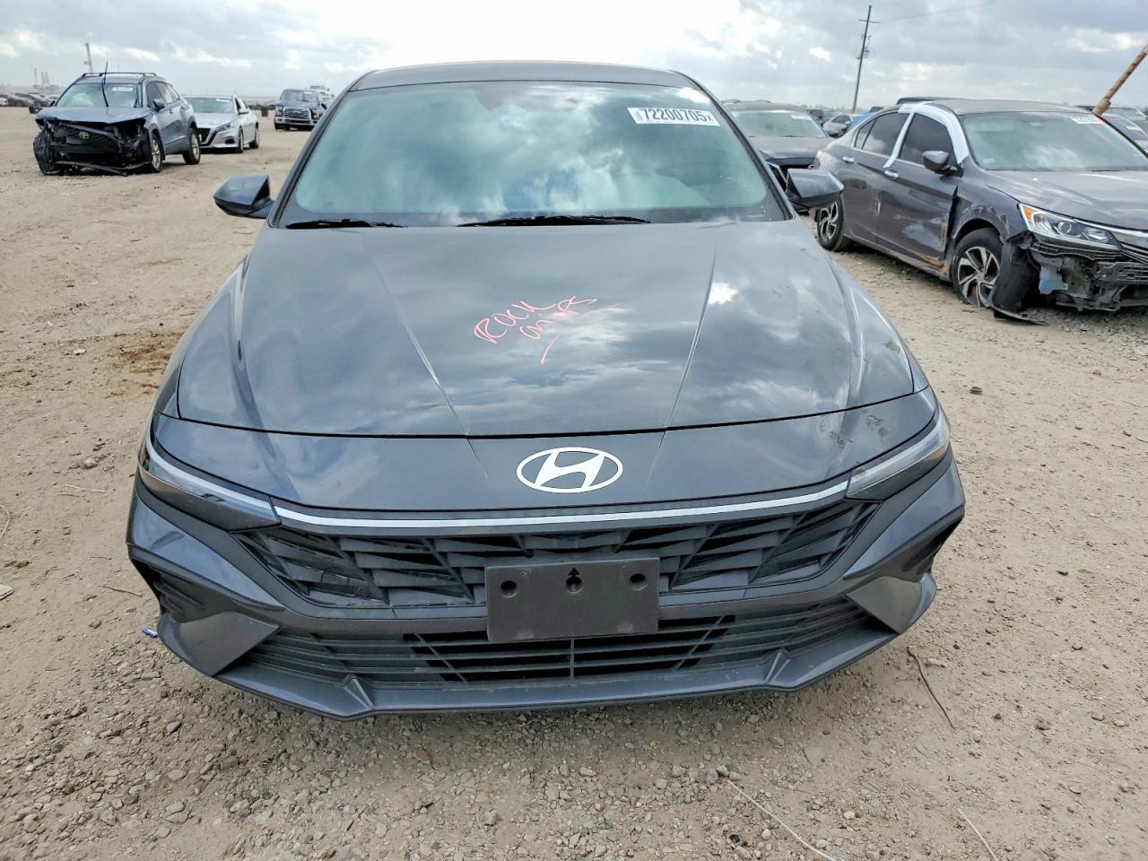 2025 Hyundai Elantra se