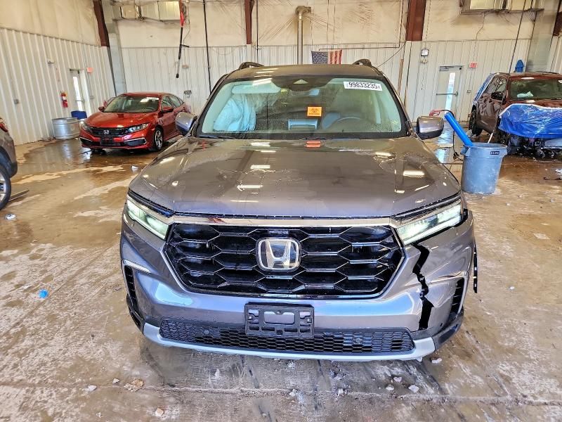 2025 Honda Pilot Touring